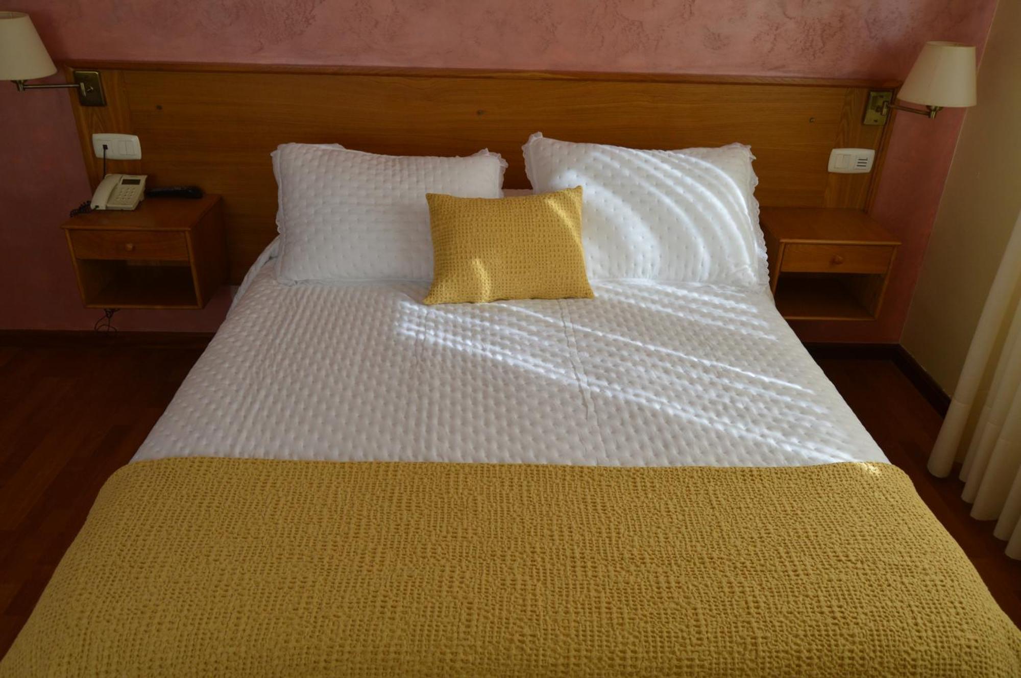 Hotel Restaurante Val Antas de Ulla Habitación foto